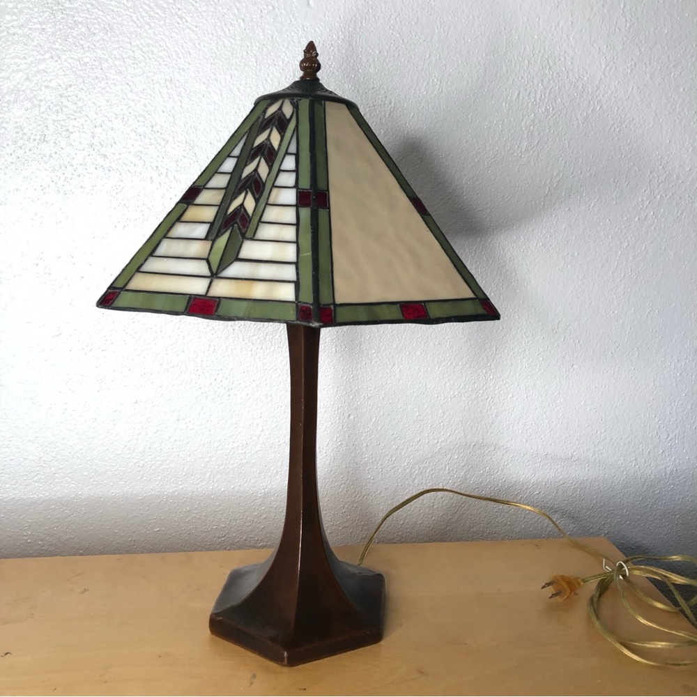 Prairie Style Stained Glass Lamp